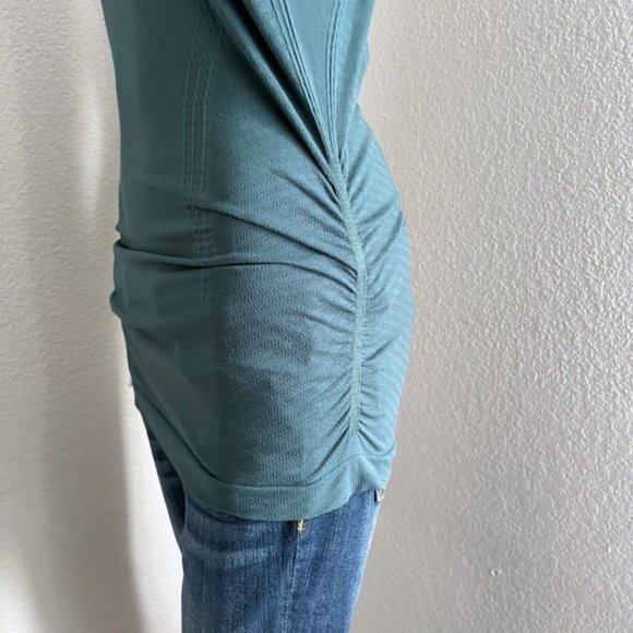 Athleta Women's Speedlight Seamless Tank Size S Green Rouched Sides Long Length - Picture 4 of 8